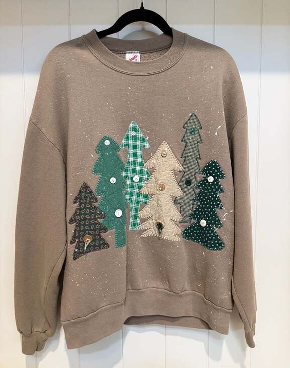 Jerzees Tops - Vintage Jerzees Christmas Tree Applique Sweatshirt with Button Details